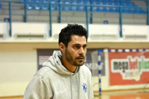 Ανόρθωση/"Δυστυχώς είμαστε στη δυσάρεστη θέση να συνεχίσουμε χωρίς εσένα..."