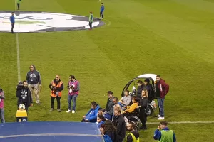Φίλαθλοι με αναπηρία μαζί με τους ποδοσφαιριστές Ανόρθωσης και ΑΕΛ! (βίντεο/φώτος)