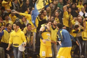 Τιμητική Παλάλα: Φοράει τα γιορτινά του το “Νίκος Σολομωνίδης”!
