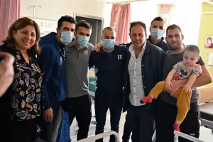 Επίσκεψη στο παιδιατρικό τμήμα του Γενικού Νοσοκομείου Λεμεσού (Φώτος)