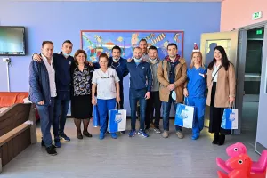 Επίσκεψη στο παιδιατρικό τμήμα του Γενικού Νοσοκομείου Λεμεσού (Φώτος)
