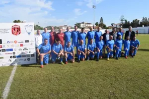 (ΦΩΤΟΣ) Το μοίρασαν οι Αραδιππιώτες παλαίμαχοι 