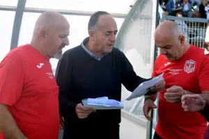 (ΦΩΤΟΣ) Το μοίρασαν οι Αραδιππιώτες παλαίμαχοι 