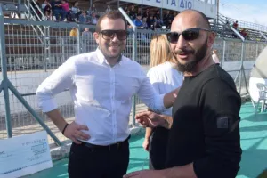 (ΦΩΤΟΣ) Το μοίρασαν οι Αραδιππιώτες παλαίμαχοι 
