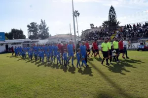 (ΦΩΤΟΣ) Το μοίρασαν οι Αραδιππιώτες παλαίμαχοι 