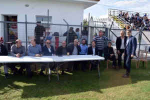 (ΦΩΤΟΣ) Το μοίρασαν οι Αραδιππιώτες παλαίμαχοι 