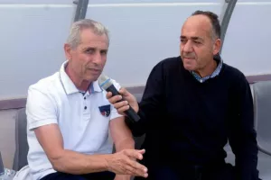 (ΦΩΤΟΣ) Το μοίρασαν οι Αραδιππιώτες παλαίμαχοι 