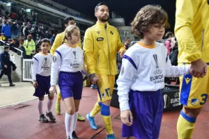 Το αναγεννημένο και ψυχωμένο ΑΠΟΕΛ "γονάτισε" τη Σεβίλλη! (φώτος)