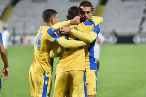 Το αναγεννημένο και ψυχωμένο ΑΠΟΕΛ "γονάτισε" τη Σεβίλλη! (φώτος)