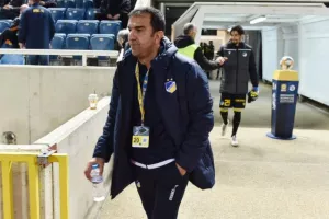 Μέτριο ΑΠΟΕΛ, κρατάει μόνο το τρίποντο (Φώτος)