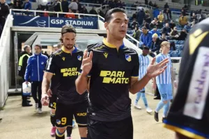 Μέτριο ΑΠΟΕΛ, κρατάει μόνο το τρίποντο (Φώτος)