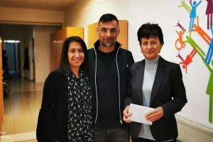 Στο ειδικό σχολείο Απ. Βαρνάβα/ Έπαιξαν μπάλα και... "ΑΓΙΑ ΝΑΠΑ" (Φώτος/Βίντεο)