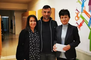 Στο ειδικό σχολείο Απ. Βαρνάβα/ Έπαιξαν μπάλα και... "ΑΓΙΑ ΝΑΠΑ" (Φώτος/Βίντεο)