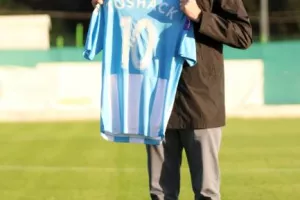 Toshack/"Νεαρούς, εξάδα και... Ευρώπη" (βίντεο/φώτος)