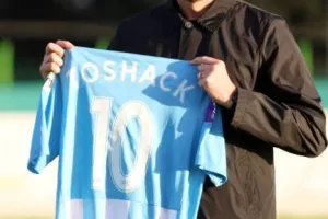 Toshack/"Νεαρούς, εξάδα και... Ευρώπη" (βίντεο/φώτος)