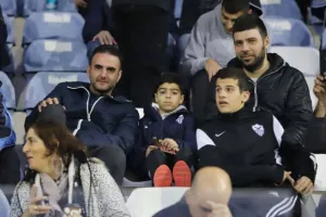 "Γαλάζιο" το ντέρμπι/ΑΚΑΘΕΚΤΗ η Ανόρθωση! (φώτος)
