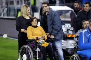 Φίλαθλοι με αναπηρία μαζί με τους ποδοσφαιριστές Ανόρθωσης και ΑΕΛ! (βίντεο/φώτος)