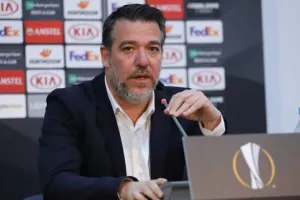 ΧΑΤΖΗΛΟΥΚΑΣ: "Ούτε ένα στο εκατομμύριο πρώτος προπονητής" 