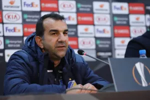 ΧΑΤΖΗΛΟΥΚΑΣ: "Ούτε ένα στο εκατομμύριο πρώτος προπονητής" 