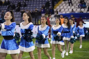 SHOW από Αιμιλία