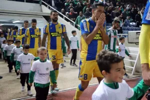 Από έναν... ΜΟΙΡΑΙΟ και από έναν ΒΑΘΜΟ (Φώτος)