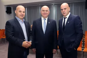 Με σοβαρότητα...