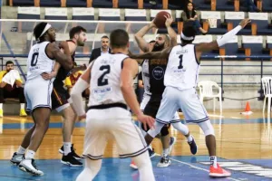 ΝΙΚΗΣΕ τον Απόλλωνα ο Κεραυνός (φώτος)