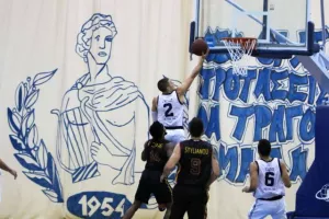 ΝΙΚΗΣΕ τον Απόλλωνα ο Κεραυνός (φώτος)