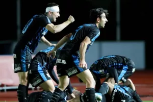 Της έσπασε το αήττητο, φώναξε «παρών» για τον τίτλο! (φώτος)