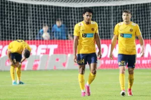 (ΦΩΤΟΡΕΠΟΡΤΑΖ) Κίτρινα χαμόγελα, Καλά Χριστούγεννα 