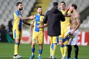 Το αναγεννημένο και ψυχωμένο ΑΠΟΕΛ "γονάτισε" τη Σεβίλλη! (φώτος)