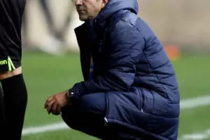 Μέτριο ΑΠΟΕΛ, κρατάει μόνο το τρίποντο (Φώτος)
