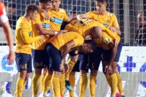 (ΦΩΤΟΡΕΠΟΡΤΑΖ) Κίτρινα χαμόγελα, Καλά Χριστούγεννα 