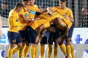 (ΦΩΤΟΡΕΠΟΡΤΑΖ) Κίτρινα χαμόγελα, Καλά Χριστούγεννα 