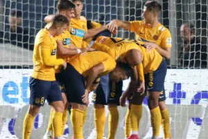(ΦΩΤΟΡΕΠΟΡΤΑΖ) Κίτρινα χαμόγελα, Καλά Χριστούγεννα 