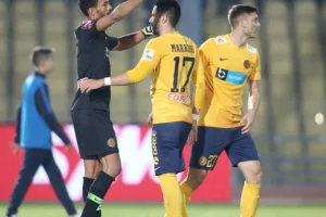 (ΦΩΤΟΡΕΠΟΡΤΑΖ) Κίτρινα χαμόγελα, Καλά Χριστούγεννα 