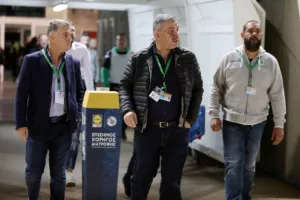 Από έναν... ΜΟΙΡΑΙΟ και από έναν ΒΑΘΜΟ (Φώτος)