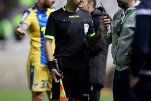 Από έναν... ΜΟΙΡΑΙΟ και από έναν ΒΑΘΜΟ (Φώτος)