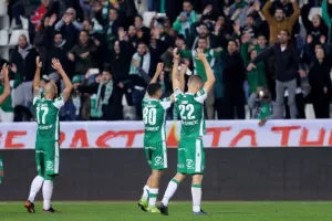 Πήρε το ντέρμπι και Χριστούγεννα στην κορυφή η ΟΜΟΝΟΙΑ! (φώτος)