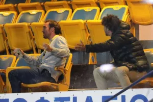 Μετέτρεψε σε πάρτι το ντέρμπι ο ΑΠΟΛΛΩΝΑΣ! (φώτος)