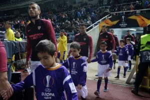 Το αναγεννημένο και ψυχωμένο ΑΠΟΕΛ "γονάτισε" τη Σεβίλλη! (φώτος)