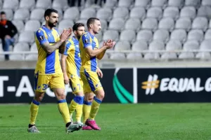 Το αναγεννημένο και ψυχωμένο ΑΠΟΕΛ "γονάτισε" τη Σεβίλλη! (φώτος)