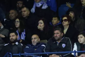 Φωτορεπορτάζ... απ' τις κερκίδες του "Τσιρείου"