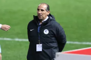 Μέτριο ΑΠΟΕΛ, κρατάει μόνο το τρίποντο (Φώτος)