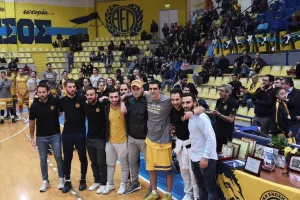 Tιμητική Παλάλα/"Σεισμός" από τους ΑΕΛίστες και... νίκη (βίντεο/φώτος)