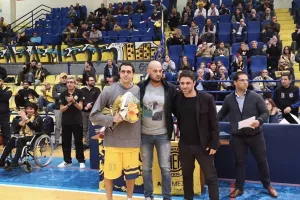 Tιμητική Παλάλα/"Σεισμός" από τους ΑΕΛίστες και... νίκη (βίντεο/φώτος)