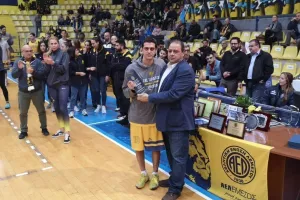 Tιμητική Παλάλα/"Σεισμός" από τους ΑΕΛίστες και... νίκη (βίντεο/φώτος)