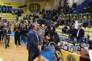 Tιμητική Παλάλα/"Σεισμός" από τους ΑΕΛίστες και... νίκη (βίντεο/φώτος)
