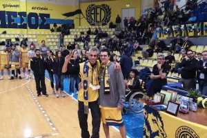 Tιμητική Παλάλα/"Σεισμός" από τους ΑΕΛίστες και... νίκη (βίντεο/φώτος)