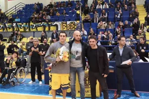 Tιμητική Παλάλα/"Σεισμός" από τους ΑΕΛίστες και... νίκη (βίντεο/φώτος)